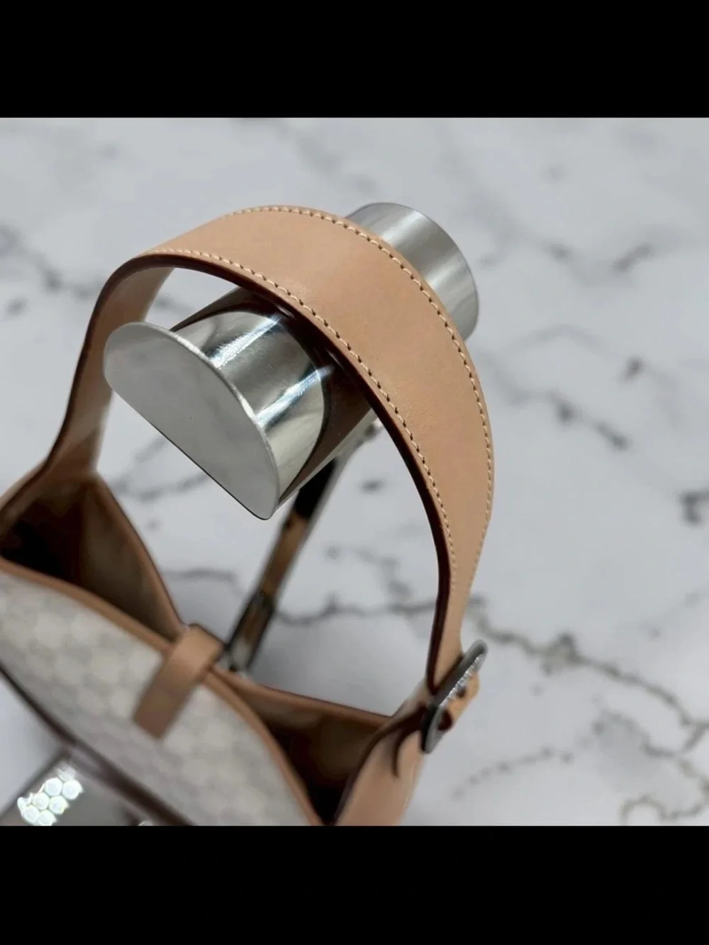 Gucci elegant cream